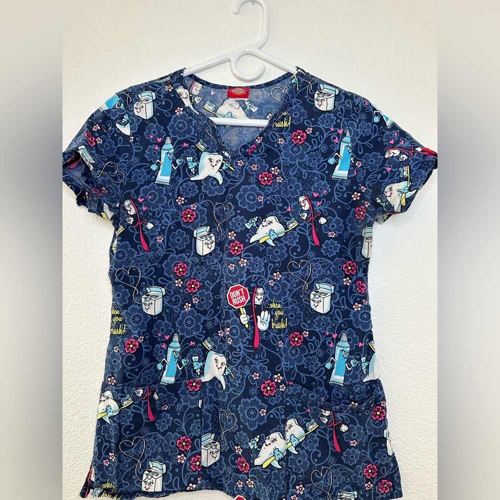 Scrub top